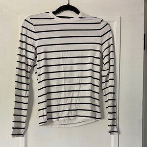 Striped Long-Sleeve Crewneck Top - White with Black Stripes